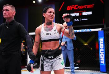 Denise Gomes domine Tecia Pennington par décision unanime | UFC Vegas 111