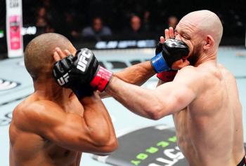 Matheus Camilo s'impose par décision unanime face à Viacheslav Borshchev | UFC 322
