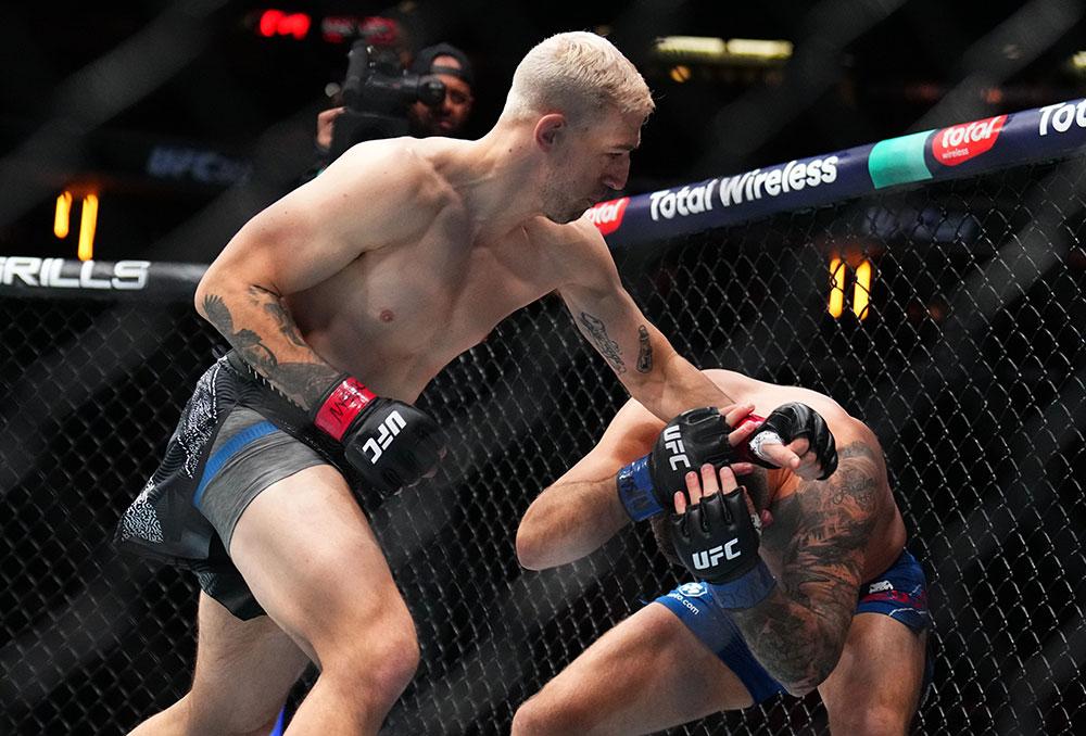 https://www.ufc-fr.com/data/actualite/11895/large/kyle-daukaus-confirme-son-retour-en-force-en-soumettant-gerald-meerschaert-ufc-322-photo___ID_2025-11-16-02-11-30_11895.jpg