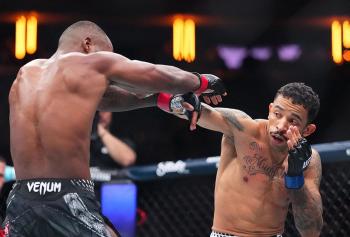 Carlos Prates devient le premier homme à mettre Leon Edwards KO | UFC 322