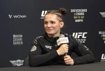 Erin Blanchfield explique son plan : fatiguer Tracy Cortez avant de l'amener au sol | UFC 322