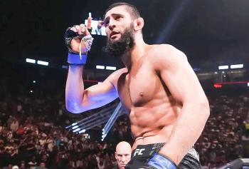 Khamzat Chimaev lance un avertissement à Nassourdine Imavov et lui conseille de travailler sa lutte