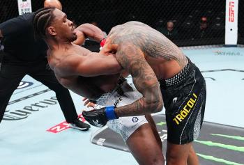 Mansur Abdul-Malik s’offre une victoire éclair par soumission face à Antonio Trocoli au premier round | UFC 323