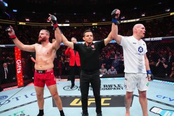 Une bataille tactique et physique entre Jan Błachowicz et Bogdan Guskov se solde par un match nul | UFC 323