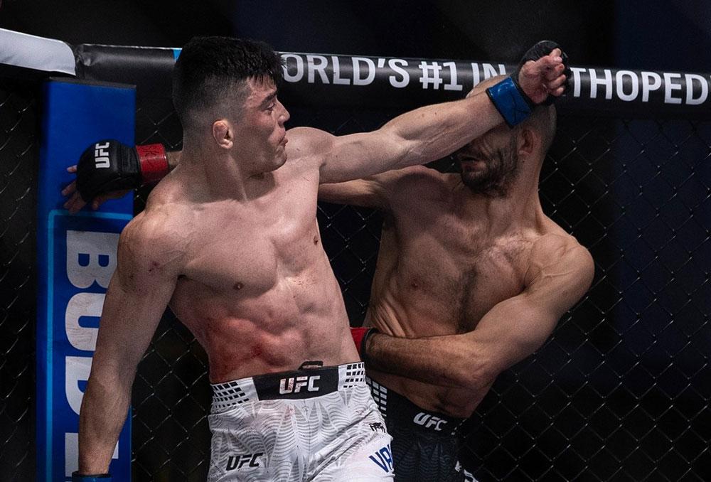 Kevin Vallejos éteint la lumière de Giga Chikadze avant même qu'il ne touche le sol | UFC on ESPN 73