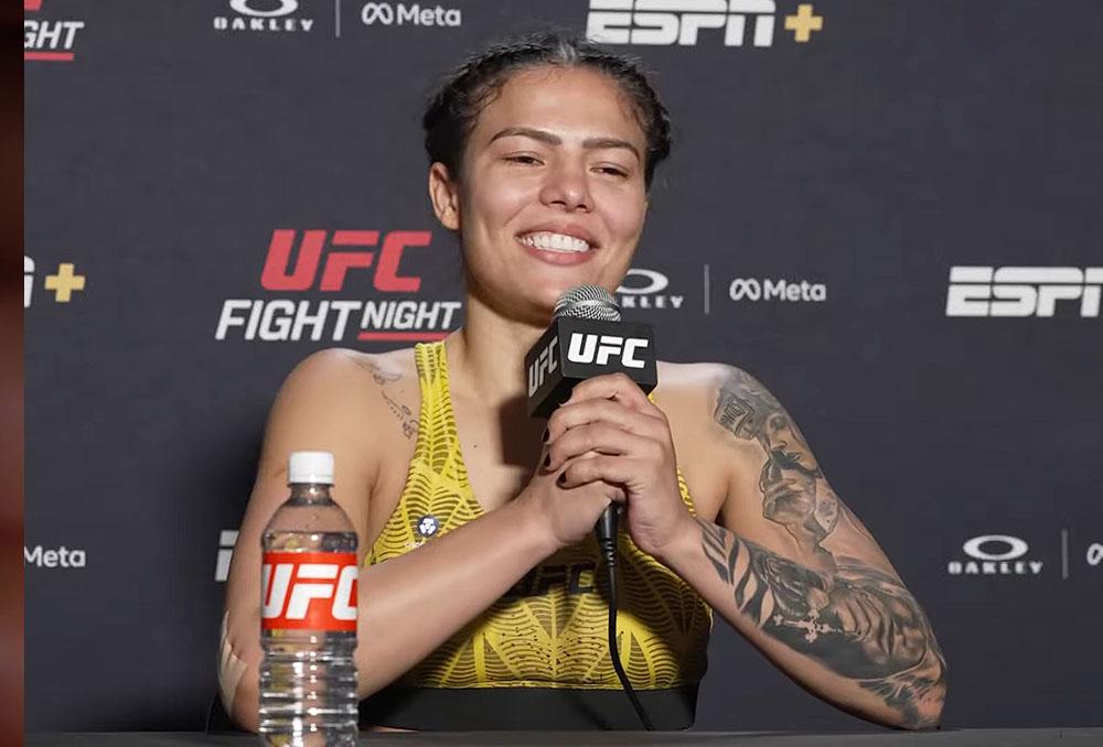 https://www.ufc-fr.com/data/actualite/12150/large/luana-santos-vise-un-retour-en-avril-a-miami-et-defie-la-francaise-nora-cornolle-ufc-on-espn-73-photo___ID_2025-12-15-08-58-12_12150.jpg