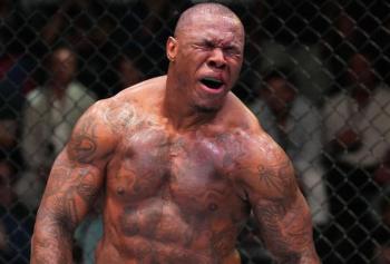 Le poids lourd Mohammed Usman écope d’une suspension de trente mois après avoir admis s’être dopé