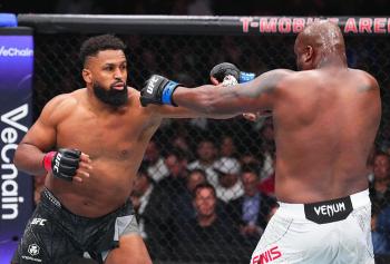 Waldo Cortes Acosta signe la plus grande victoire de sa carrière en stoppant Derrick Lewis par TKO | UFC 324