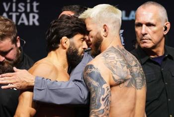 Dan Hooker confirme avoir eu le nez fracturé par Arman Tsarukyan lors de leur face-à-face