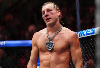 Paddy Pimblett rend hommage à la légende Justin Gaethje après leur guerre dans la cage | UFC 324