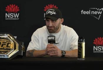Une volonté de fer : le vétéran australien, Alexander Volkanovski, refuse de parler de retraite ou de déclin | UFC 325