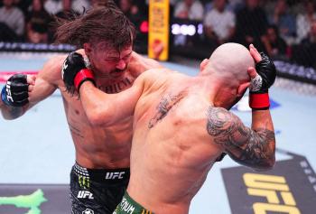 Alexander Volkanovski dicte sa loi à Diego Lopes et conserve sa couronne par décision unanime | UFC 325