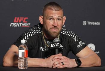 Dustin Jacoby réagit aux éloges d'Alex Pereira après sa victoire | UFC Fight Night 266