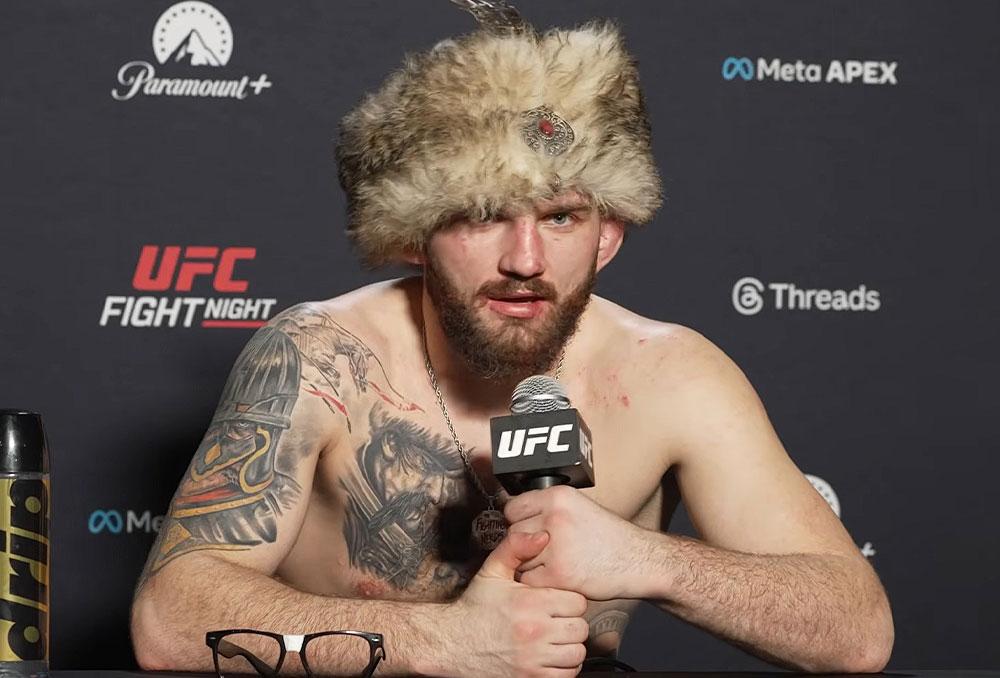 Michal Oleksiejczuk rend hommage à la résistance surhumaine de Marc-André Barriault après l'UFC Fight Night 266.