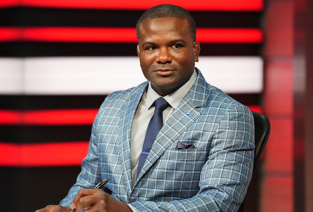 Israel Adesanya se retrouve dos au mur et Din Thomas s’attend à une version plus redoutable que jamais de l’ancien double champion