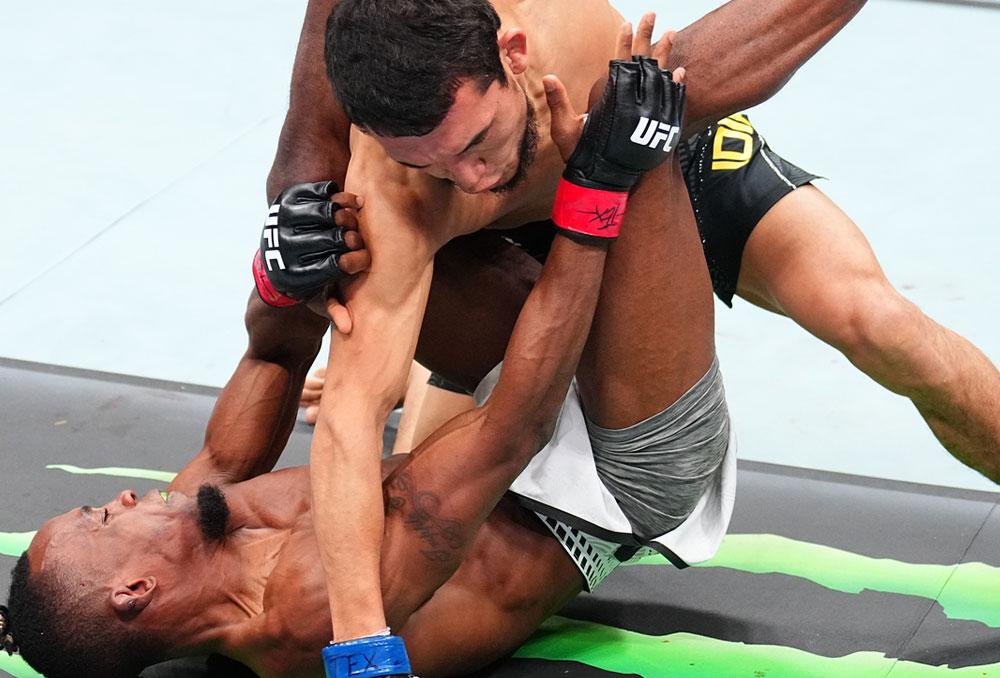 https://www.ufc-fr.com/data/actualite/12568/large/alibi-idiris-bat-ode---osbourne-a-la-decision-et-decroche-son-premier-succes-officiel-dans-l--octogone-ufc-fight-night-267-photo___ID_2026-02-22-02-13-16_12568.jpg