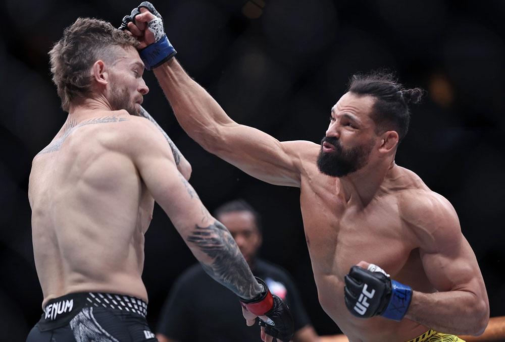 Michel Pereira bat Zachary Reese par décision partagée après un affrontement sanglant | UFC Fight Night 267