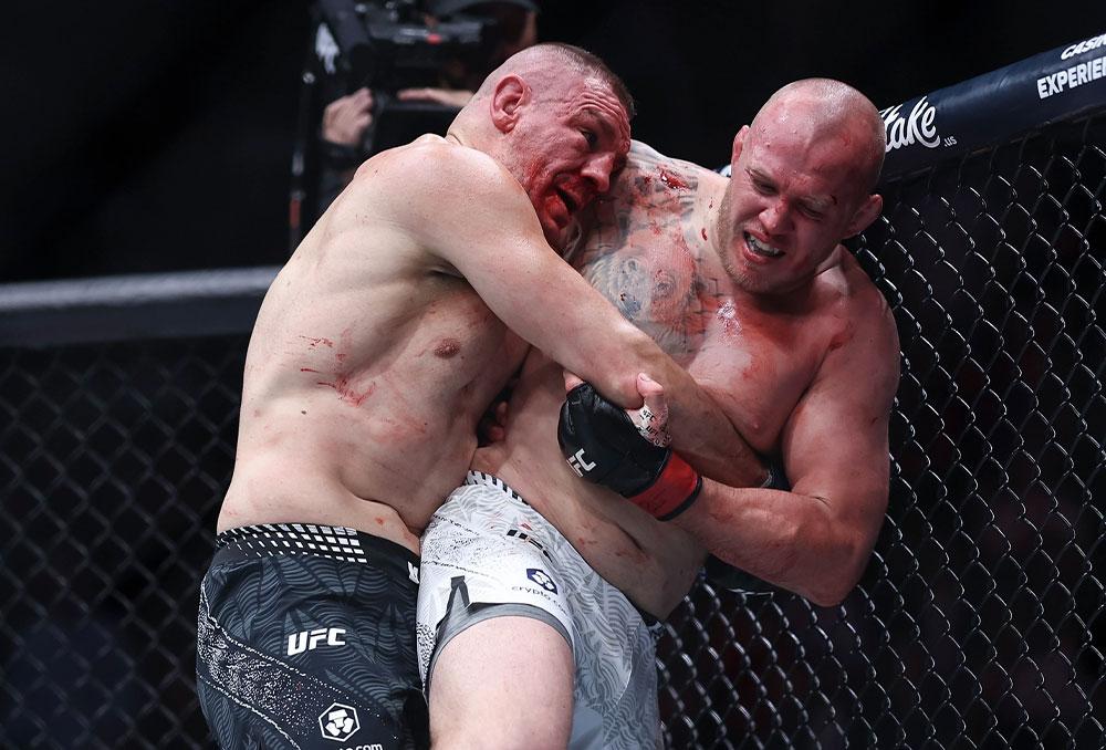 Serghei Spivac bat Ante Delija par décision unanime au terme d’une confrontation sanglante | UFC Fight Night 267