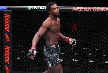 Damian Pinas foudroie Wesley Schultz par TKO dès le premier round lors de son baptême du feu | UFC Fight Night 268