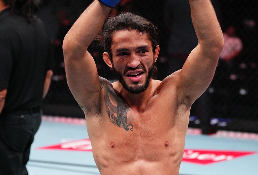 Javier Reyes signe un TKO contre Douglas Silva de Andrade à l'ultime seconde de la première reprise | UFC Fight Night 268