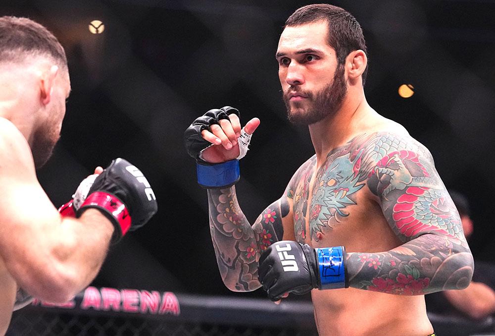 Rodolfo Bellato foudroie Luke Fernandez par TKO dès la première reprise et relance sa carrière chez les poids mi-lourds | UFC 326