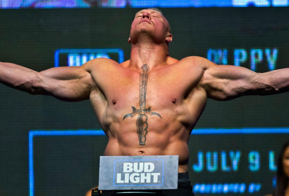 Brock Lesnar détaille les circonstances entourant la réalisation de son tatouage sur le torse