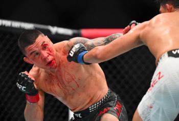 Le combat explosif entre Ricky Simon et Adrian Yanez se solde par une égalité majoritaire très disputée | UFC Fight Night 271