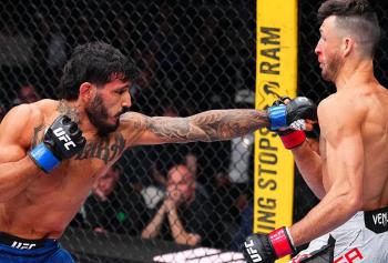 Julian Erosa subit la loi du « Gunslinger » Lerryan Douglas et s'incline par KO lors d'un affrontement expéditif | UFC Fight Night 271