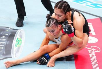 Scène d’effroi à Seattle où Alexa Grasso éteint les espoirs de titre de Maycee Barber avec une finition expéditive | UFC Fight Night 271