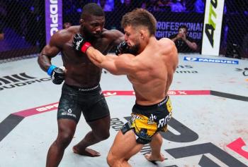 Impa Kasanganay stoppe Dalton Rosta par KO au premier round et se place idéalement dans la course au titre | PFL Pittsburgh