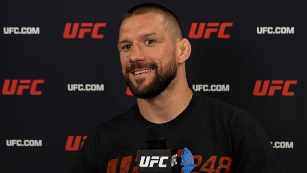 Mateusz Gamrot affronte l'argentin Esteban Ribovics pour défendre sa place dans le top 15 mondial des poids légers | UFC 327