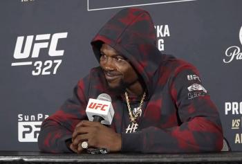 “Il était vidé après cet étranglement” : Kevin Holland revient sur ses tentatives de soumission contre Randy Brown | UFC 327