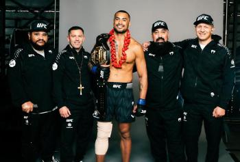 Carlos Ulberg : Le champion filme les premières étapes de sa rééducation après l’UFC 327