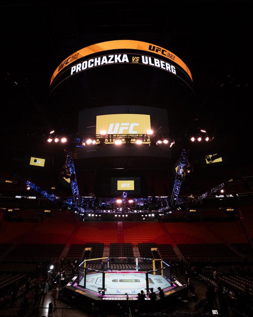 Octogone de l'UFC 327 Prochazka vs Ulberg, événement numéroté en direct