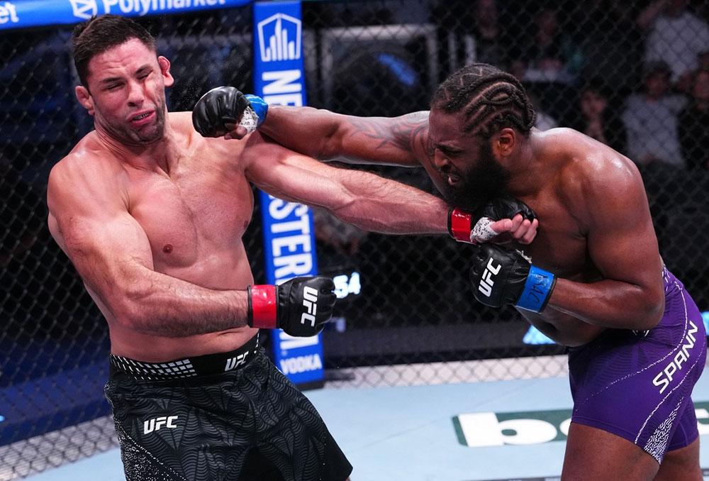 Ryan Spann éteint Marcus Buchecha avec un 1-2 d'une précision chirurgicale | UFC Fight Night 274