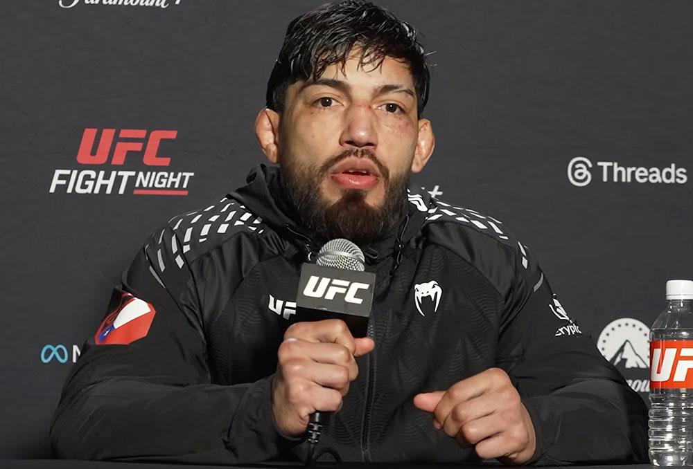 “Je suis là pour rester” : Victor Valenzuela réagit à sa prestation lors de l'UFC Fight Night 274