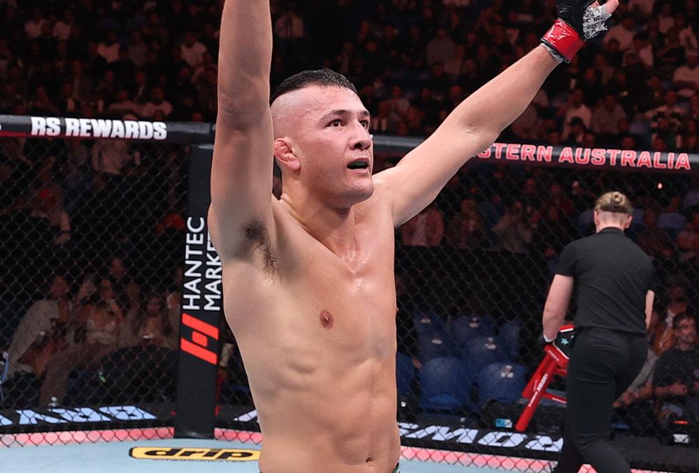 Cam Rowston musèle Robert Bryczek et signe un sans-faute devant le public de Perth | UFC Fight Night 275
