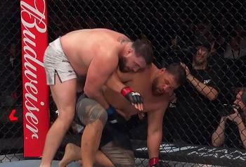 Louie Sutherland gâche le retour de Tai Tuivasa en lui imposant un calvaire au sol | UFC Fight Night 275 