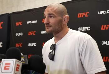 Sean Strickland accuse Khamzat Chimaev de se cacher derrière son entourage | UFC 328