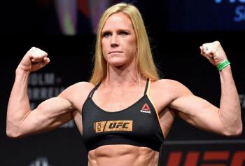 Holly Holm s’exprime en détail sur Ronda Rousey et son propre avenir sur les rings