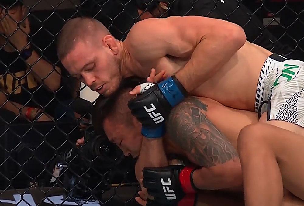 Aoriqileng impuissant face à la science des transitions et au rythme imposé par Cody Haddon | UFC Fight Night 277