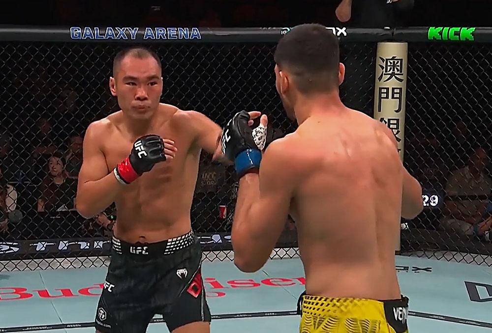 Jose Henrique Souza quitte la cage sous les sifflets après sa victoire étriquée contre Ding Meng | UFC Fight Night 277