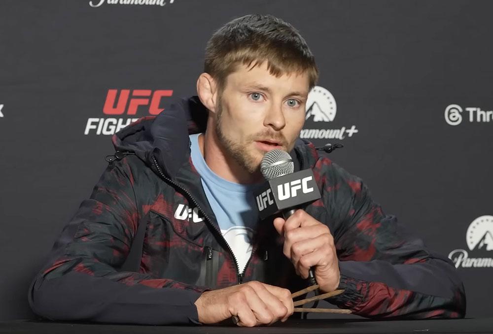 Bryce Mitchell montre des clous et fait un prêche pendant l'interview | UFC Fight Night 278 