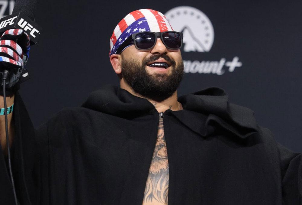 Josh Hokit laisse ses alter ego de côté et se livre avec sérieux avant l'UFC Freedom 250