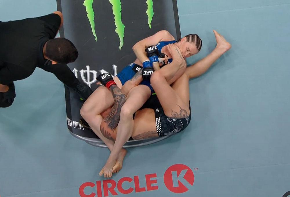 Chelsea Chandler signe un retour fracassant en soumettant Priscila Cachoeira dès le premier round | UFC Fight Night 278