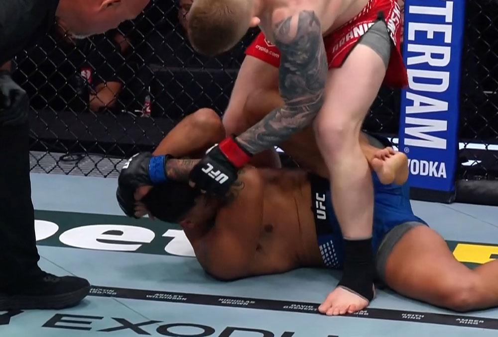 La redoutable efficacité d'Iwo Baraniewski maintient sa folle série de finitions au premier round | UFC Fight Night 278