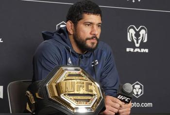 Face à la mobilité de Ciryl Gane, Alex Pereira s'appuie sur son passif contre Israel Adesanya | UFC Freedom 250