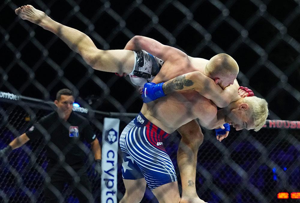 Bo Nickal terrasse Kyle Daukaus dès la première reprise avec la manière | UFC Freedom 250