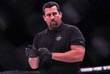 Fin de combat Gane-Pereira : L'arbitre légendaire John McCarthy prend position sur la controverse
