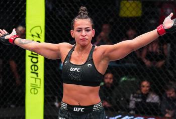 Bia Mesquita surmonte la tempête et soumet Melissa Mullins au premier round | UFC Fight Night 279